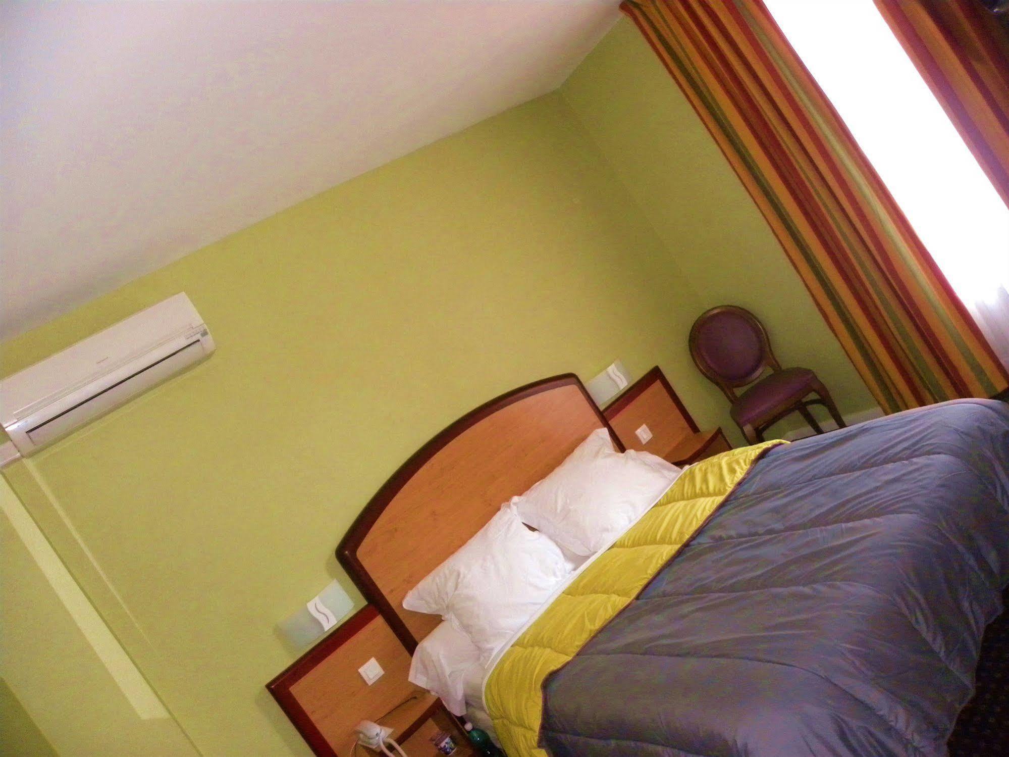Hotel Ursula Cambo-les-Bains Bagian luar foto