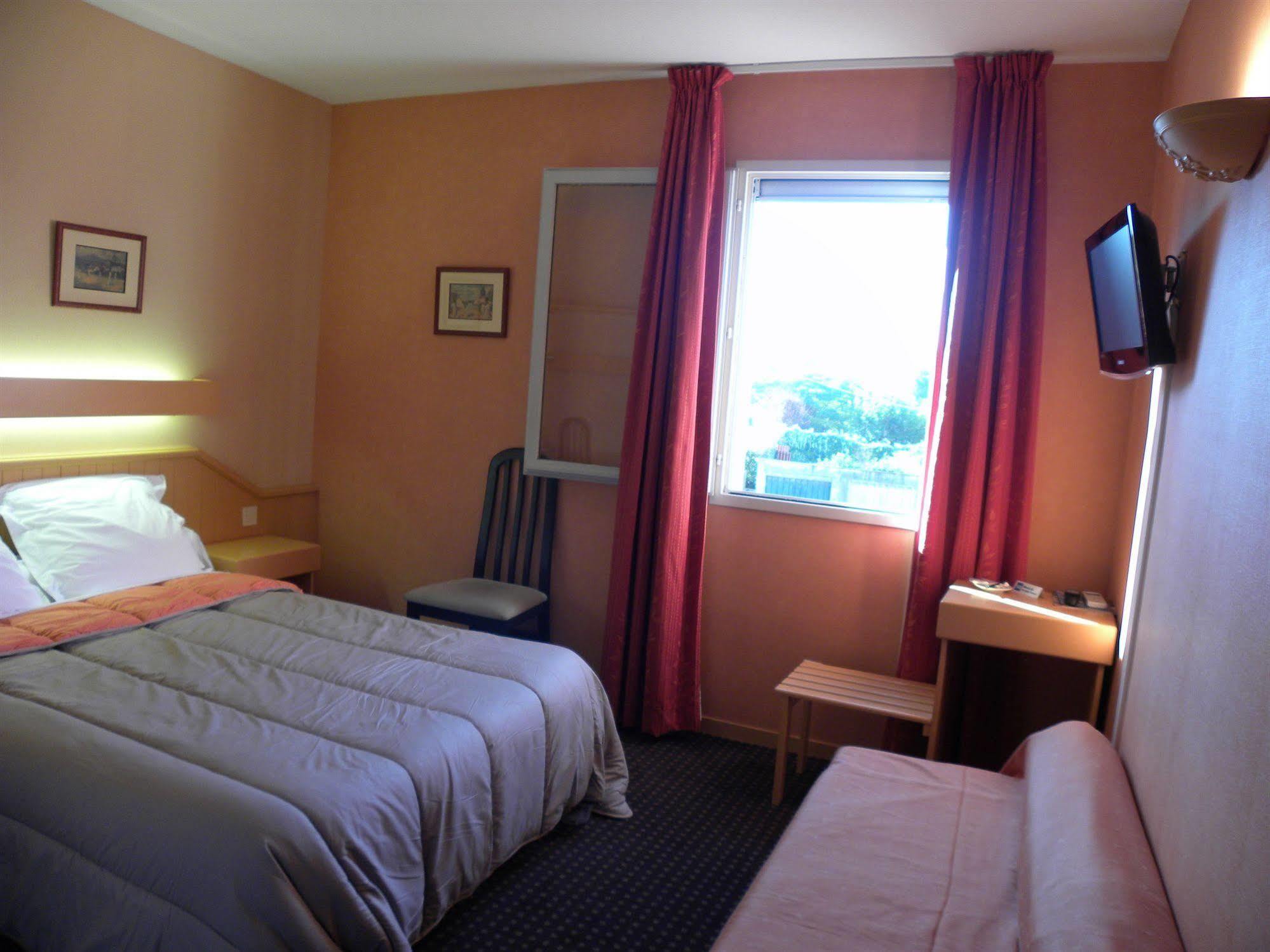 Hotel Ursula Cambo-les-Bains Bagian luar foto
