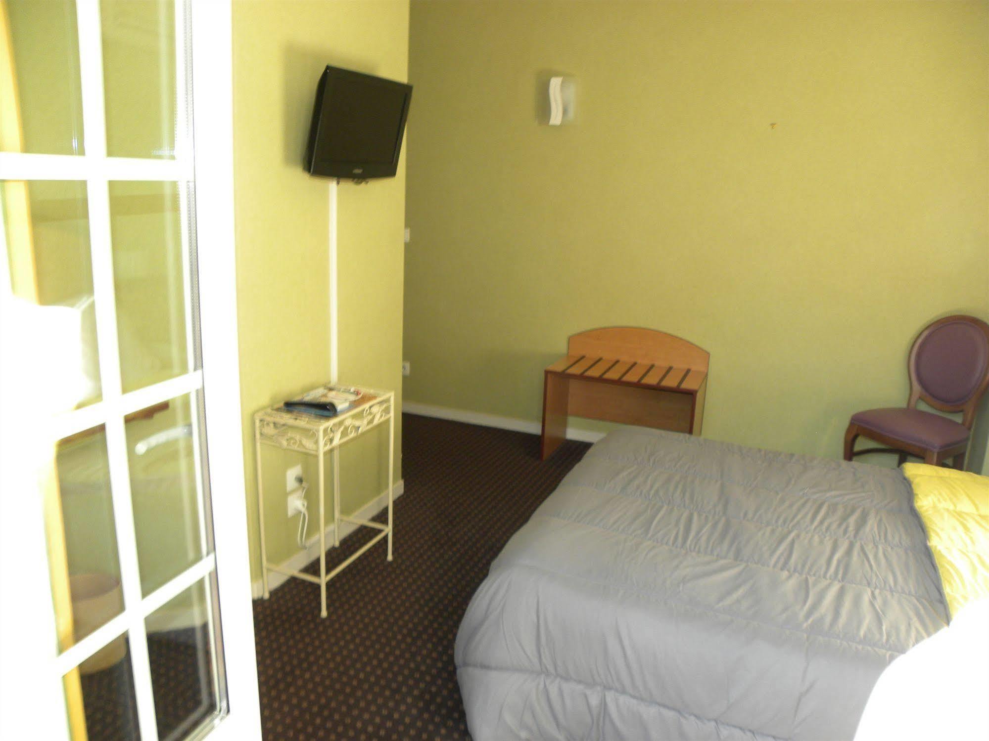 Hotel Ursula Cambo-les-Bains Bagian luar foto
